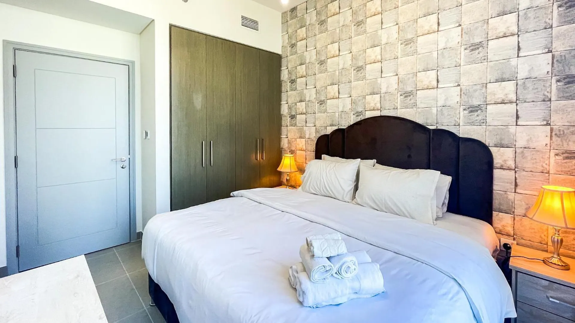 Cozy Apartment With City Views Next To Burj Khalifa 166Fo1-2 Dubai