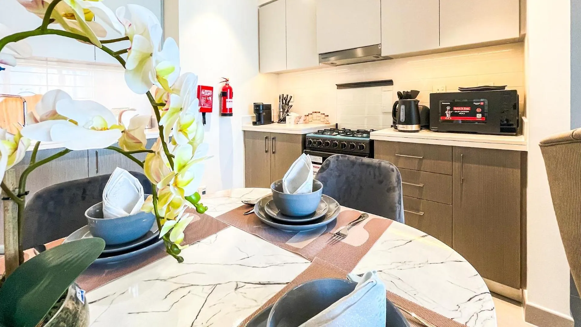 Cozy Apartment With City Views Next To Burj Khalifa 166Fo1-2 Dubai